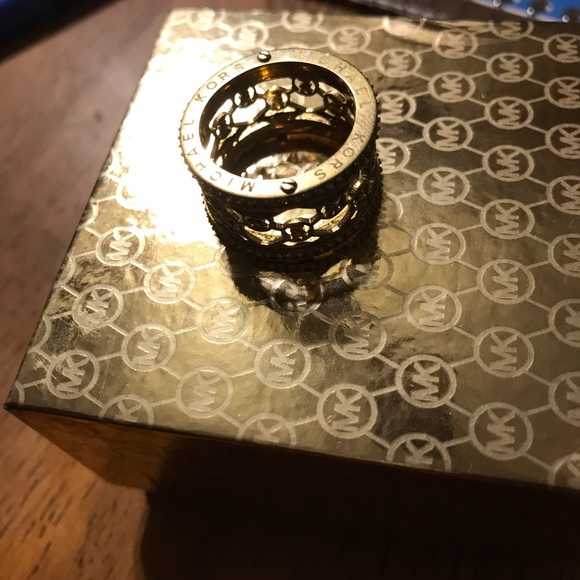 Michael Kors Jewelry - ⭐️⭐️Closet Closing Sale ⭐️⭐️Michael Kors ring
